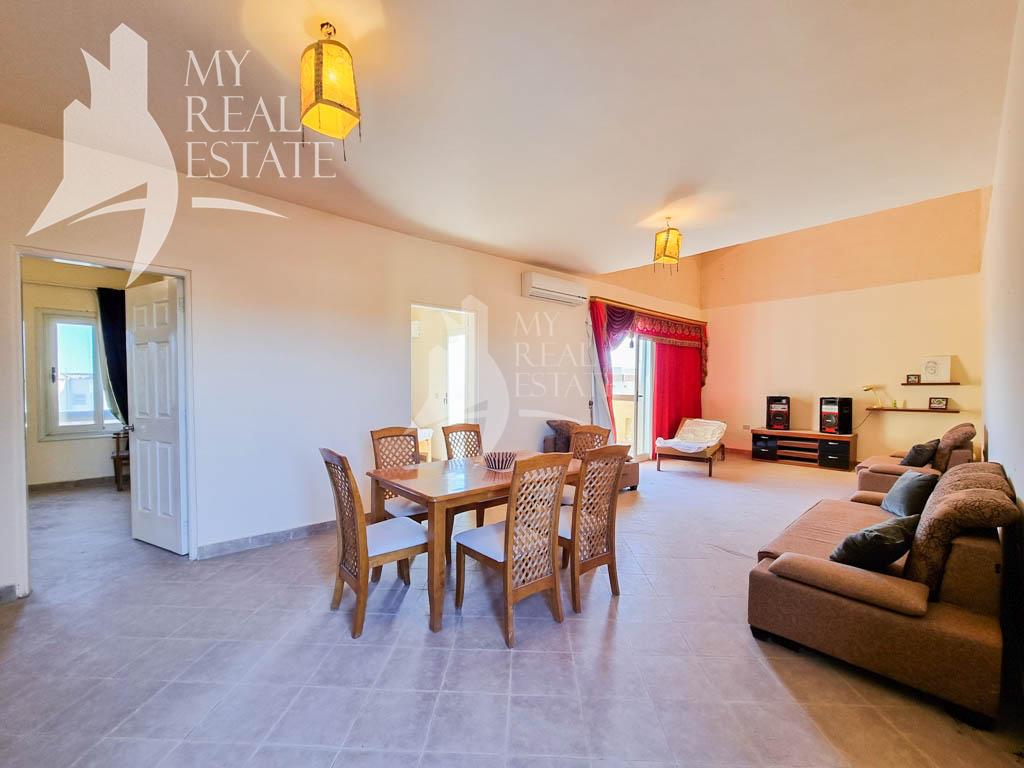 2 beds with spacious terrace