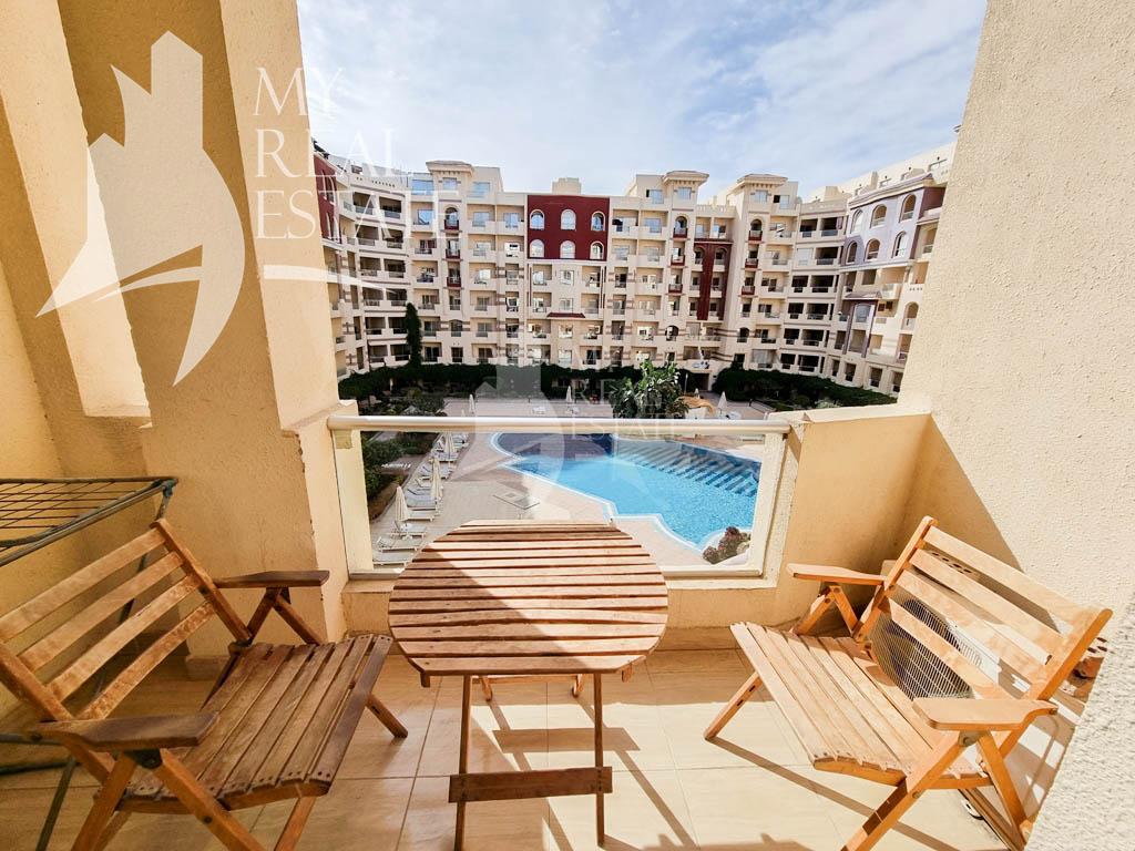 Pool view apartment in Florenza Khamsin